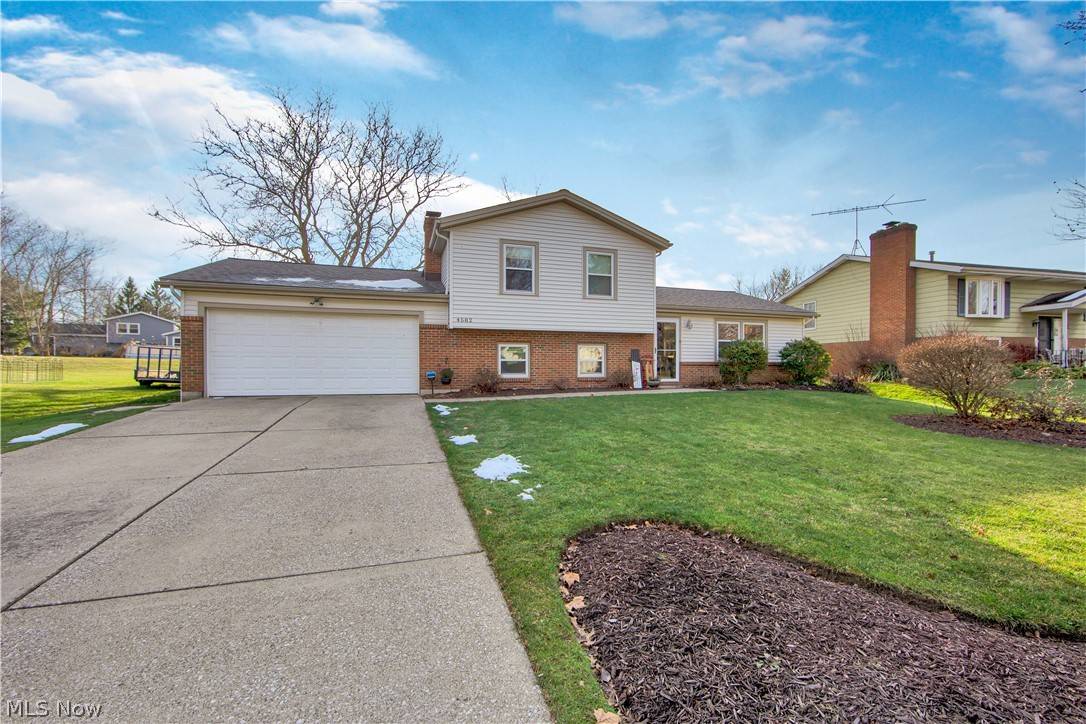 Stow, OH 44224,4582 Chatwood DR