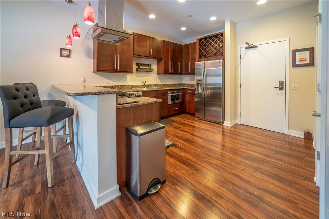 Cuyahoga Falls, OH 44221,1846 Front ST #404