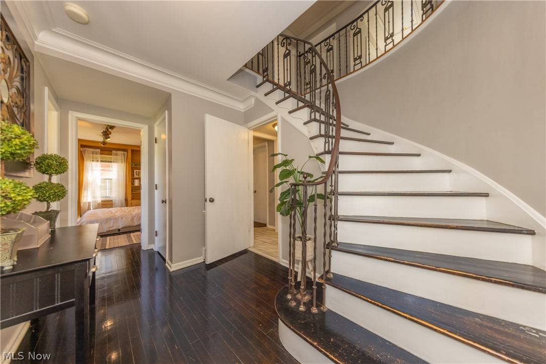 Shaker Heights, OH 44122,18520 Van Aken BLVD
