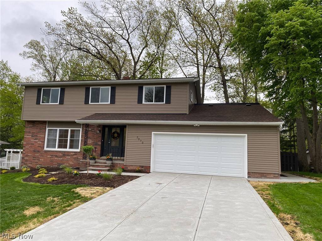 Seven Hills, OH 44131,3270 Parmalee DR