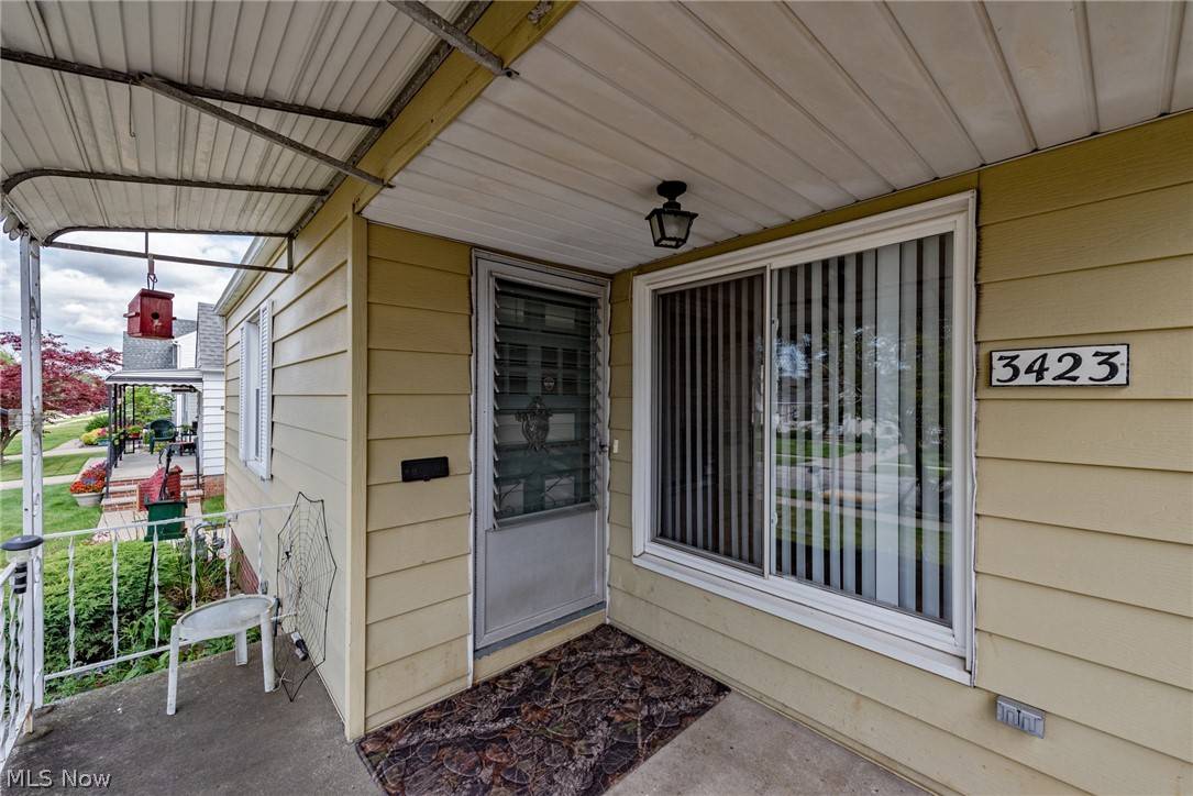 Parma, OH 44134,3423 Park DR