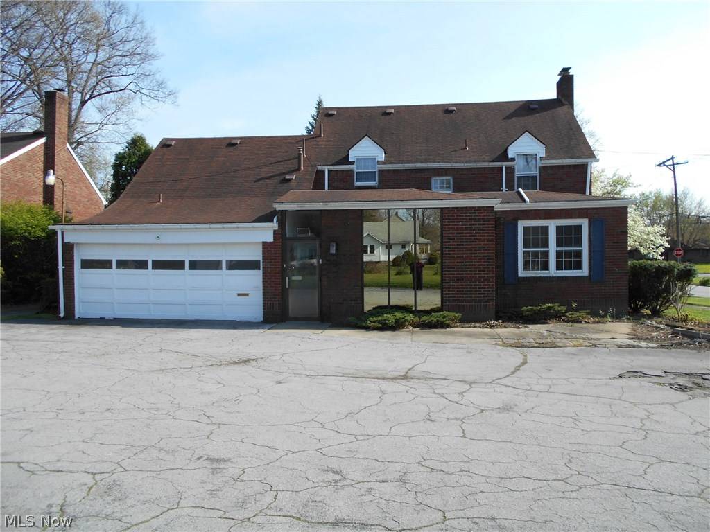 Warren, OH 44483,2537 E Market ST