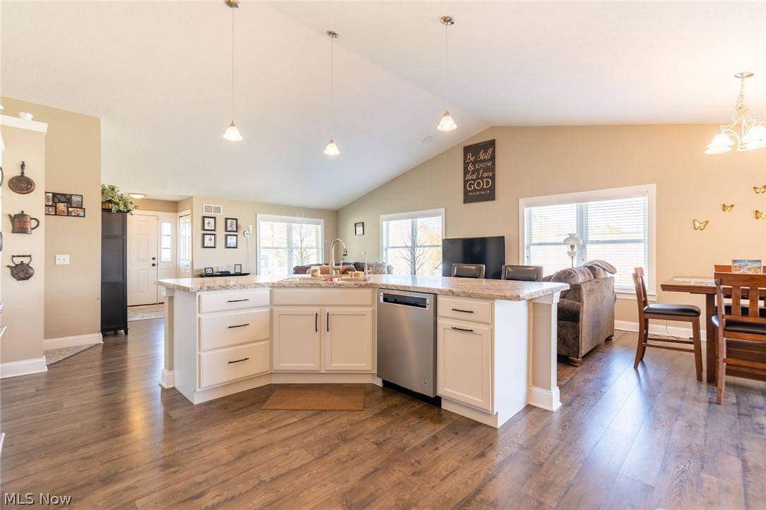 Canal Fulton, OH 44614,965 Ross DR