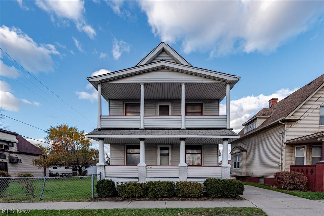 Newburgh Heights, OH 44105,5295 Harvard AVE