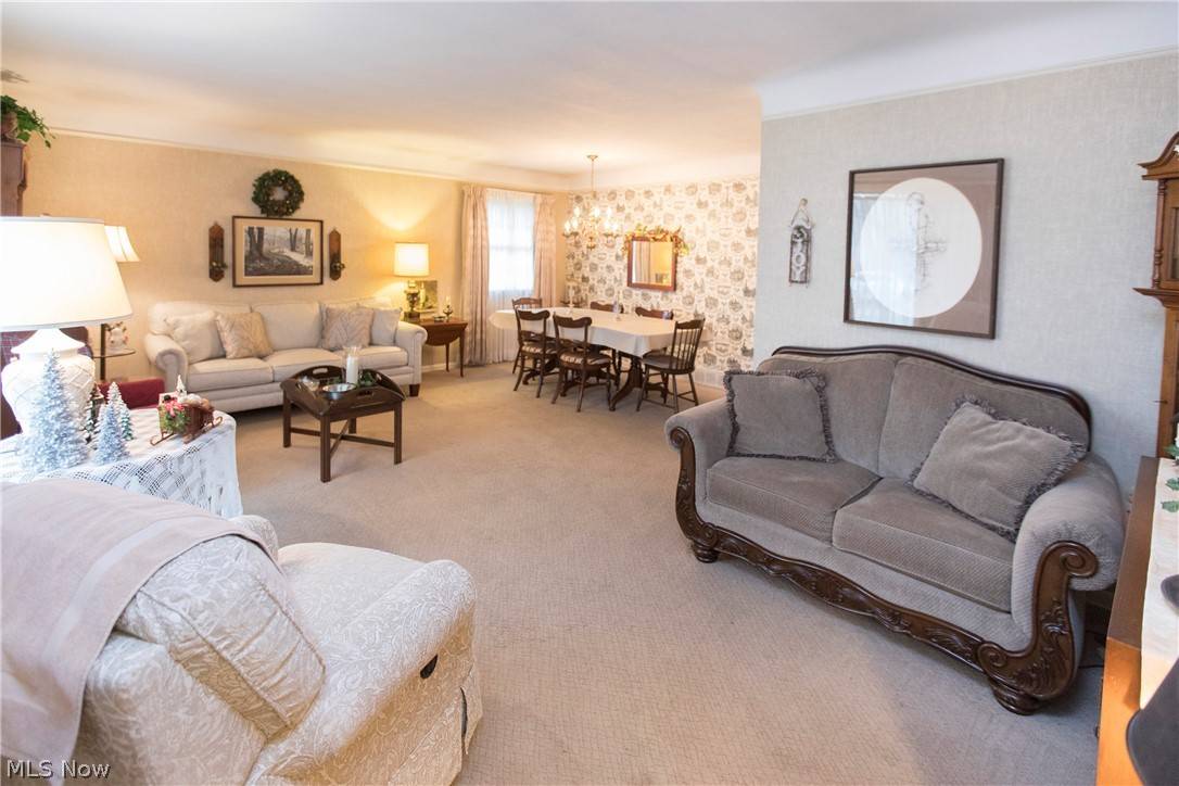 Lyndhurst, OH 44124,5653 Falkirk RD