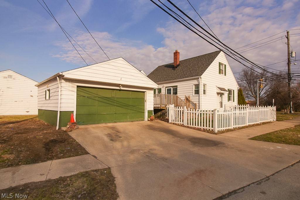Garfield Heights, OH 44125,12328 Granger RD