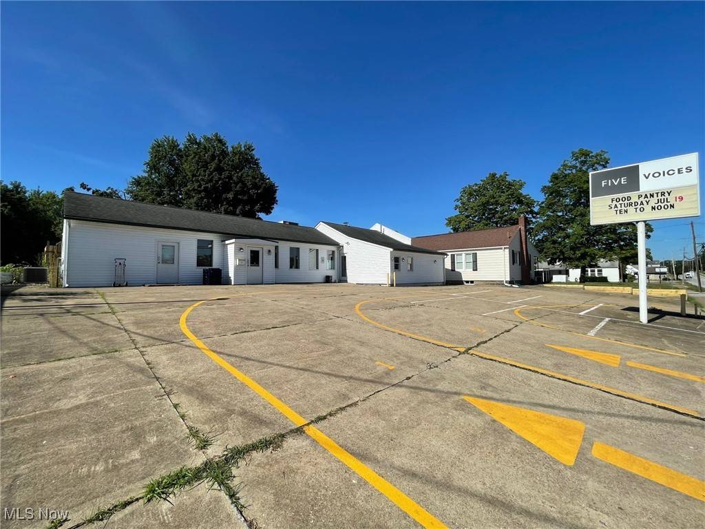 Orrville, OH 44667,516 W High ST