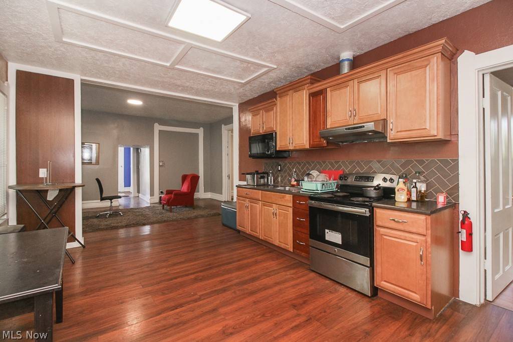 Cleveland, OH 44106,11709 Ashbury AVE