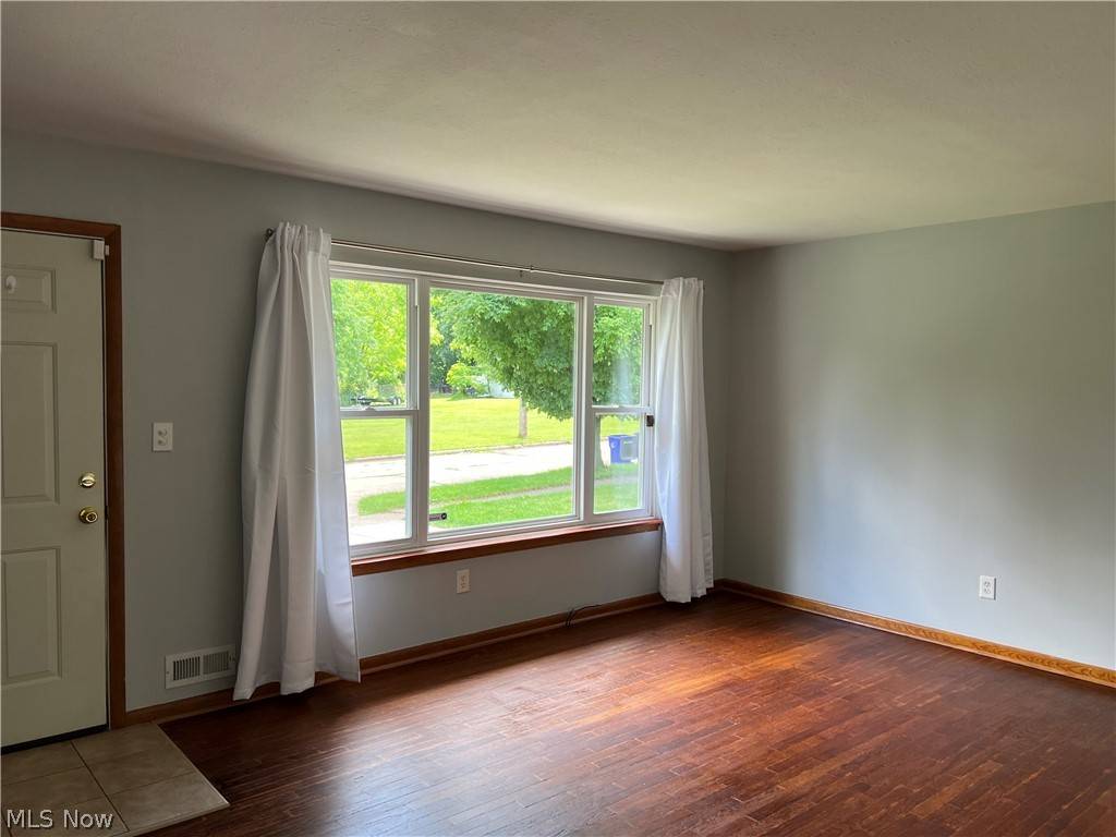 Cleveland, OH 44109,4020 W 12th PL