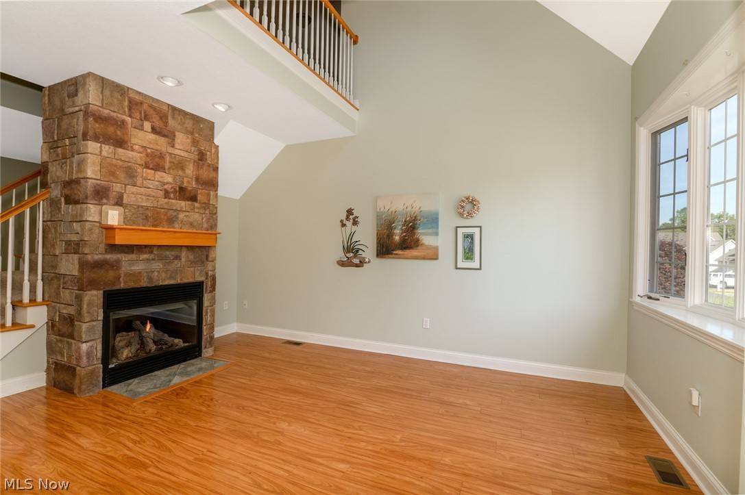 Akron, OH 44312,1102 Saint Andrews CT