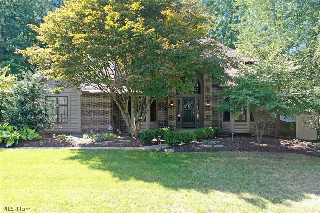 Westlake, OH 44145,30653 Royal Woods PL
