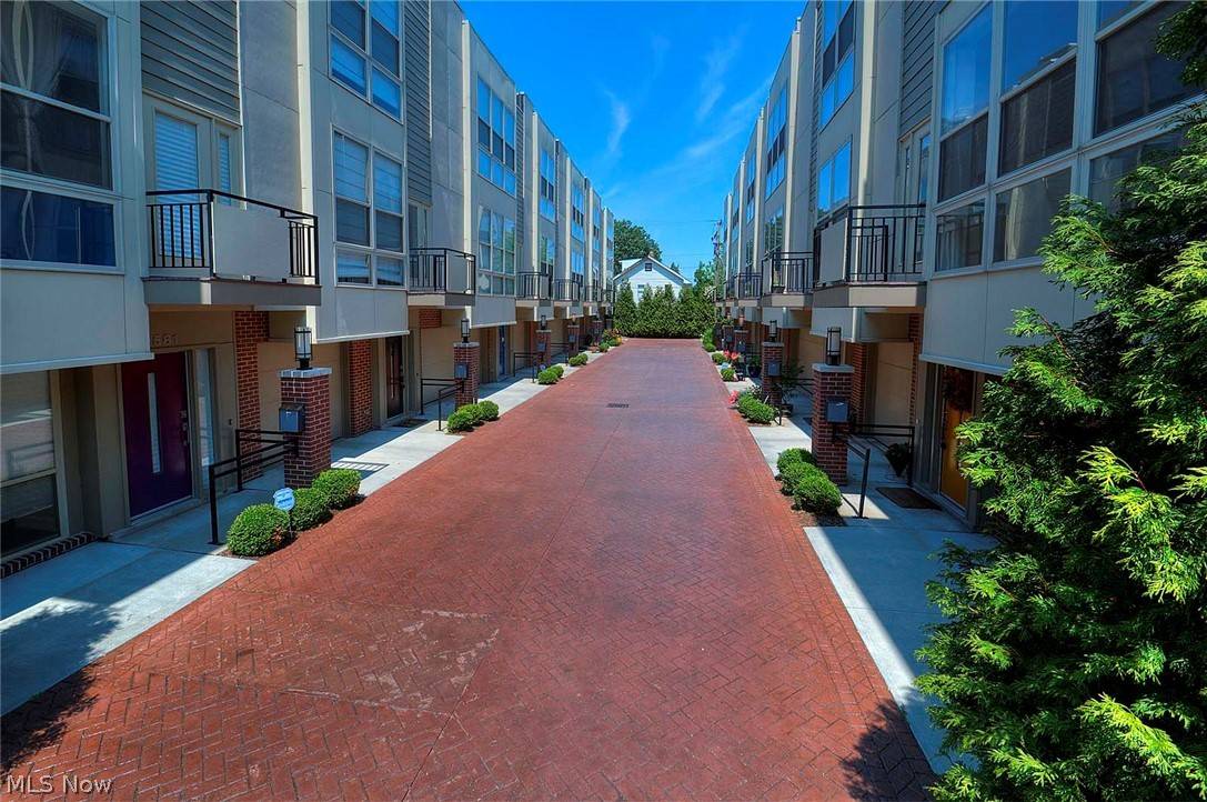 Cleveland, OH 44120,12583 Larchmere BLVD #W-2