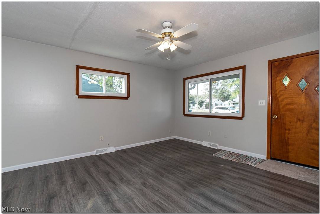 Sheffield Lake, OH 44054,929 East DR