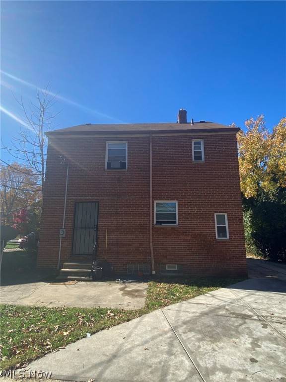 Euclid, OH 44132,1665 E 276th ST