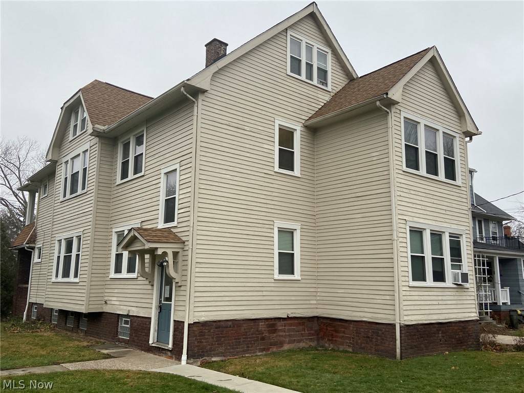 Cleveland Heights, OH 44118,2477 Lee RD