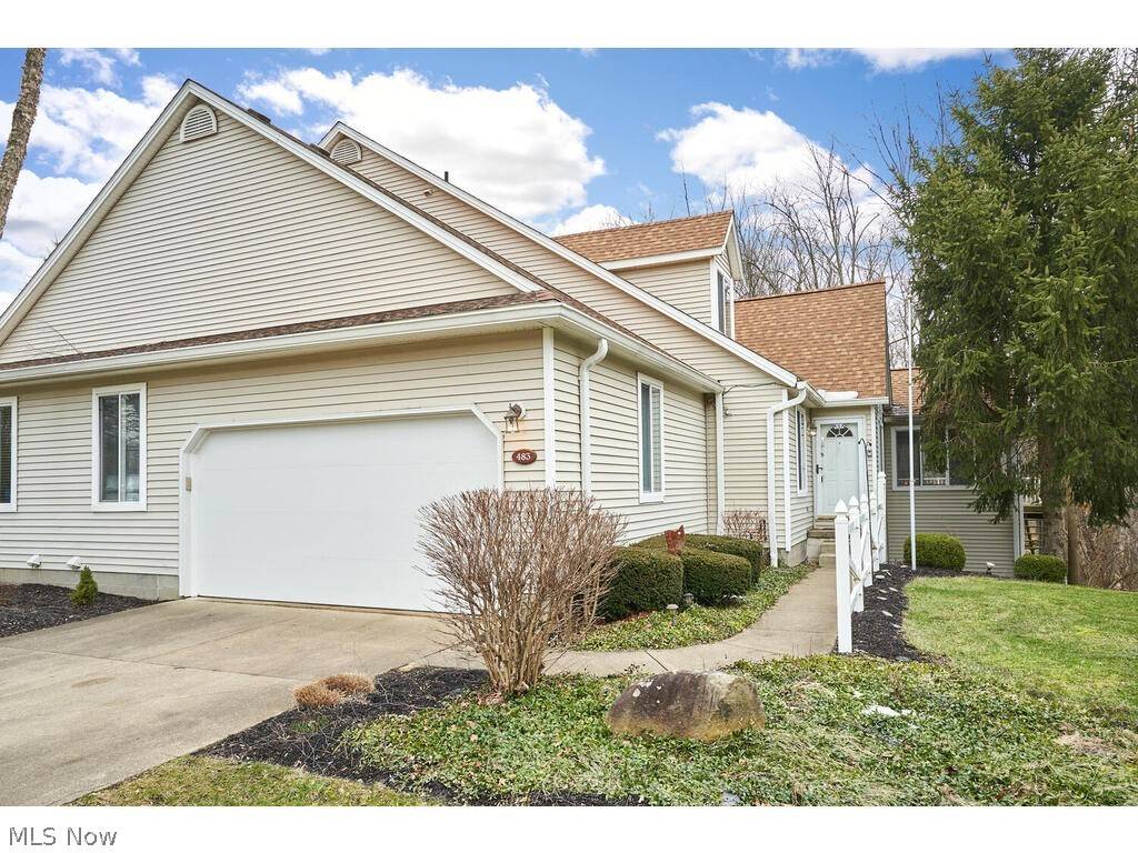 Copley, OH 44321,483 Kings CT