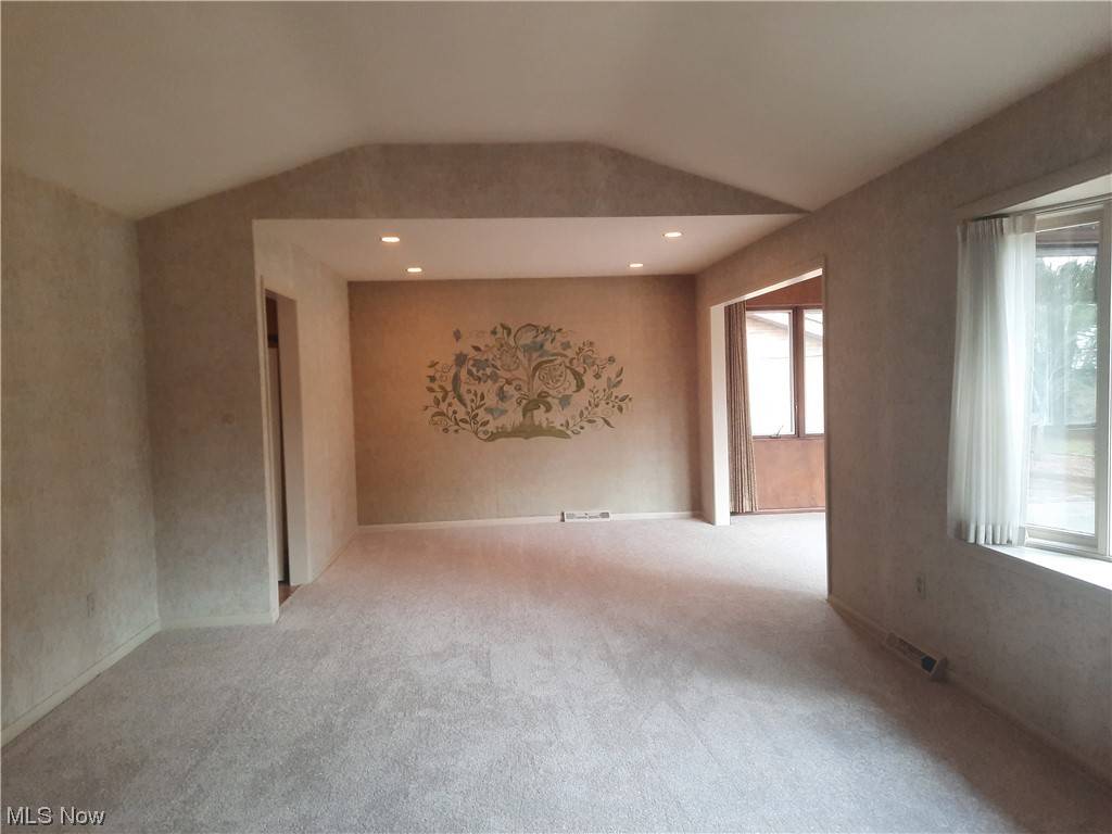 North Olmsted, OH 44070,5211 Devon DR
