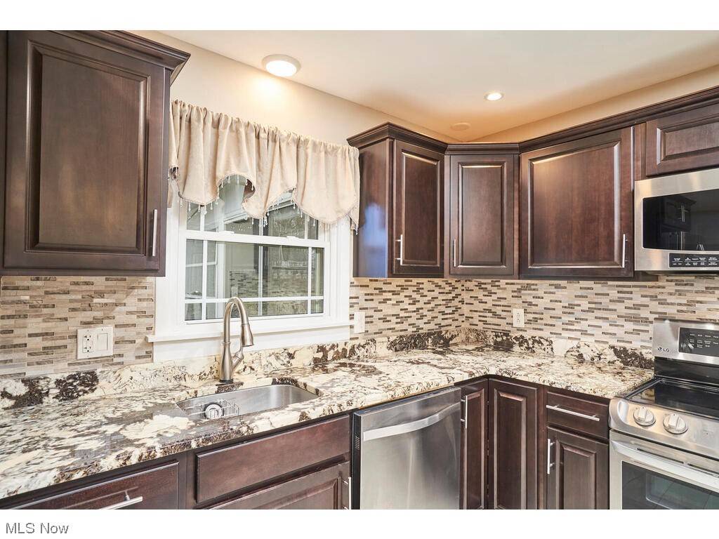 Fairlawn, OH 44333,2343 Woodpark RD