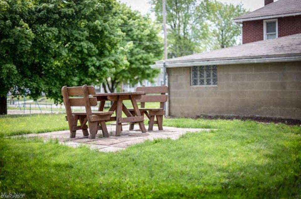 Akron, OH 44301,97 E Emerling AVE