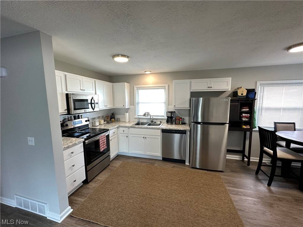 Orrville, OH 44667,875 Cleveland AVE
