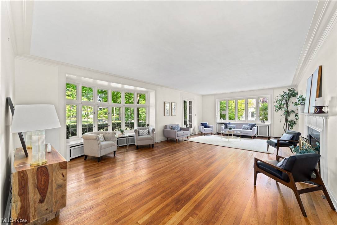 Cleveland Heights, OH 44106,2249 Demington DR