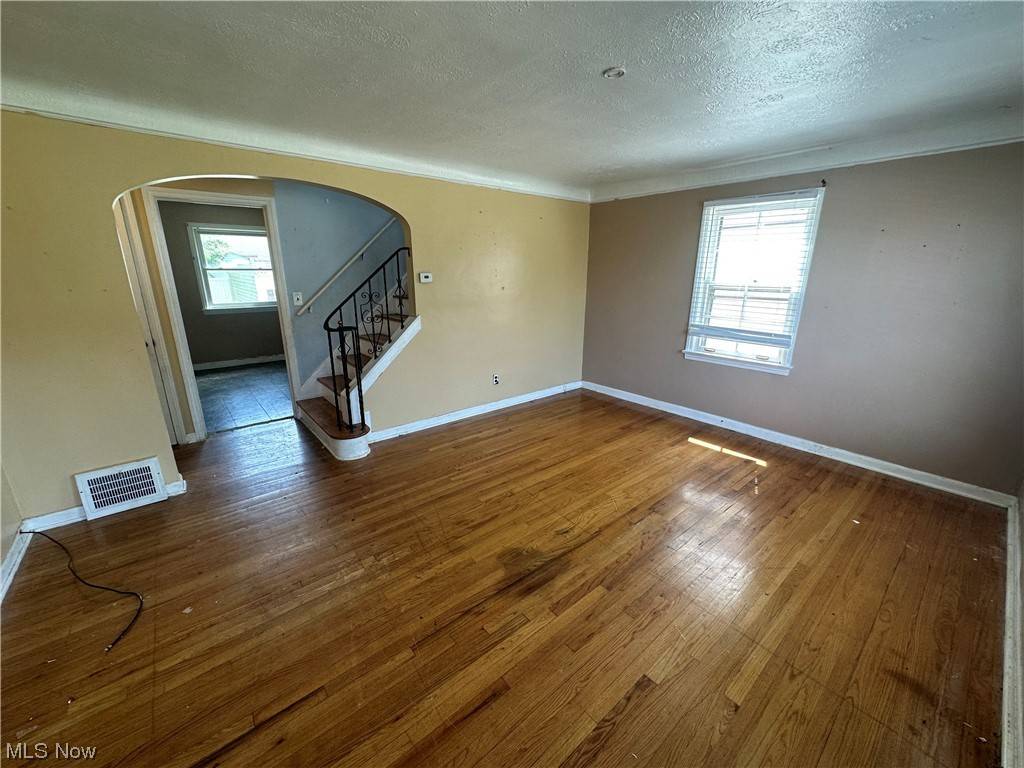 Euclid, OH 44132,25730 Shoreview AVE