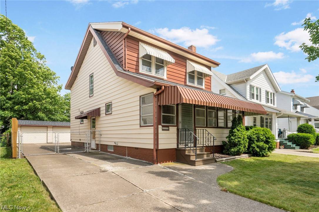 Lakewood, OH 44107,2143 Chesterland AVE
