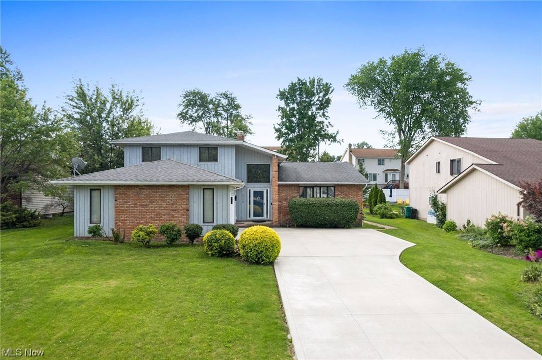 Richmond Heights, OH 44143,5178 Dickens DR
