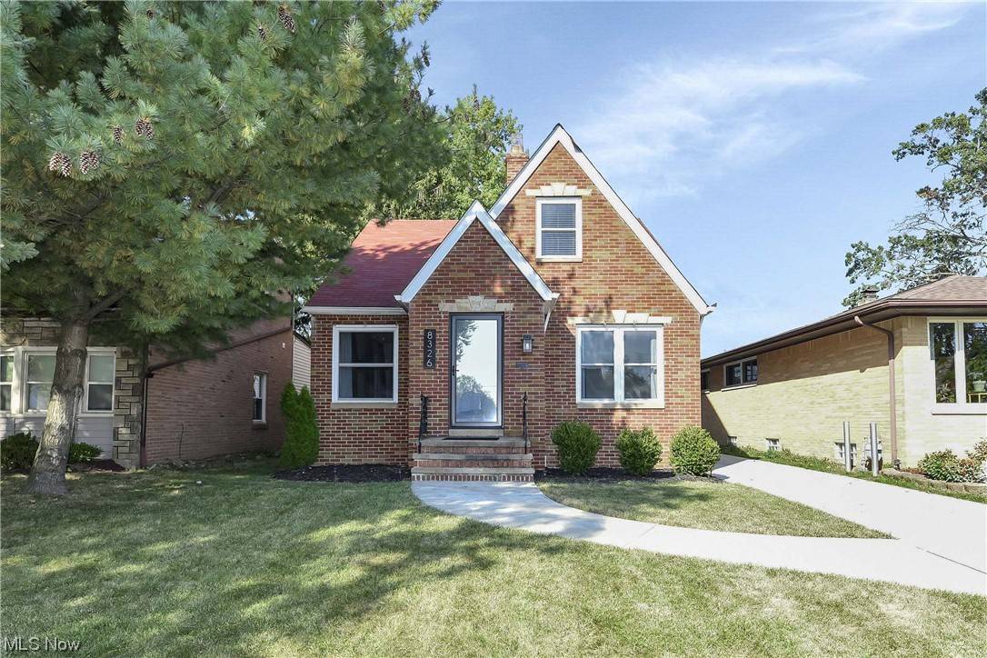 Parma, OH 44129,8326 Bauerdale AVE