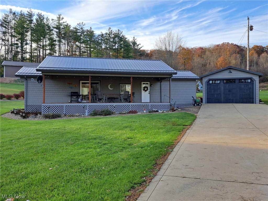 Senecaville, OH 43780,25910 Lashley - Apple LN