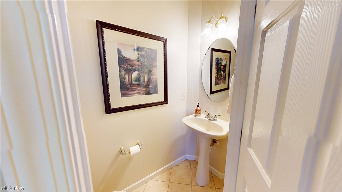 Streetsboro, OH 44241,756 Holborn RD