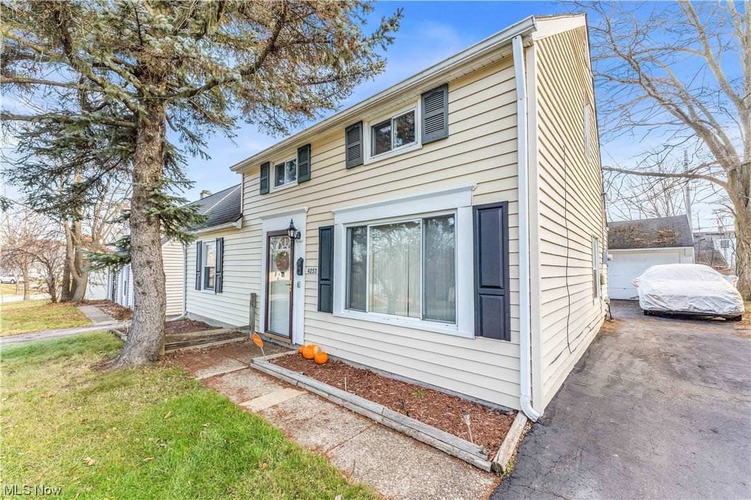 Warrensville Heights, OH 44128,4253 Hickory LN