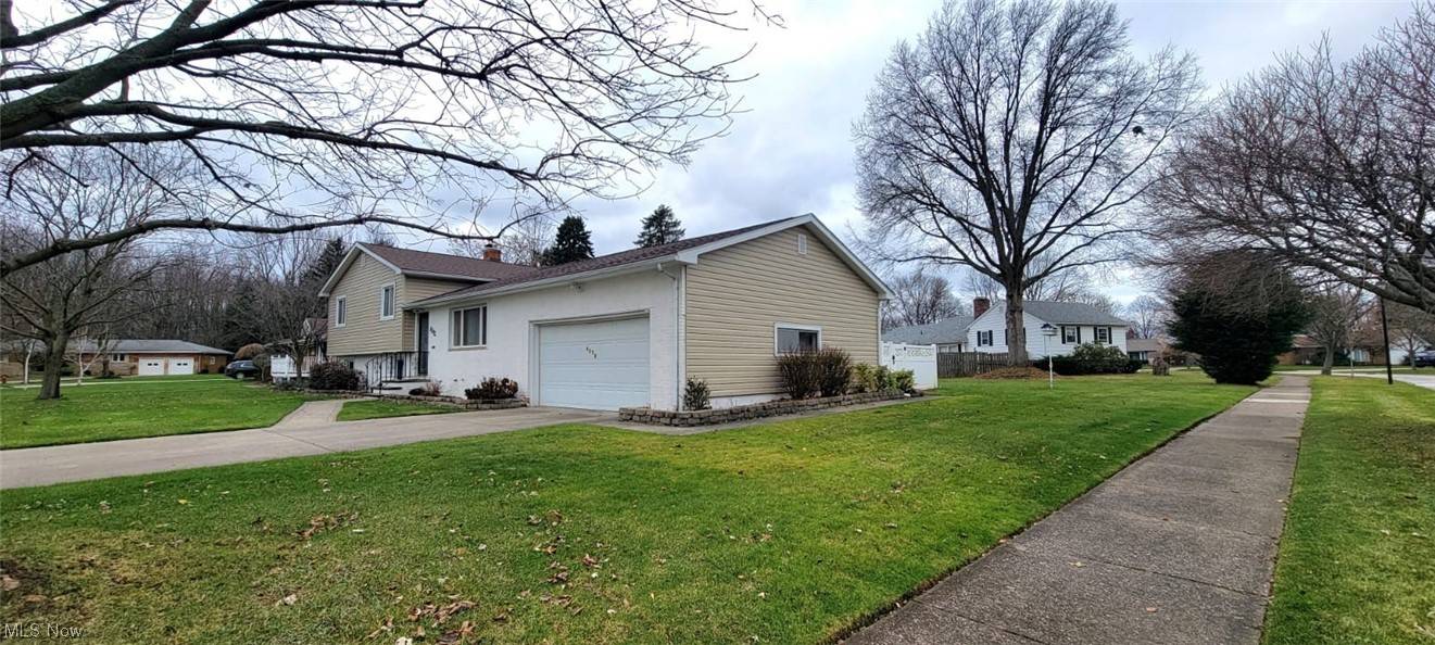 Willoughby, OH 44094,4312 Parklawn DR