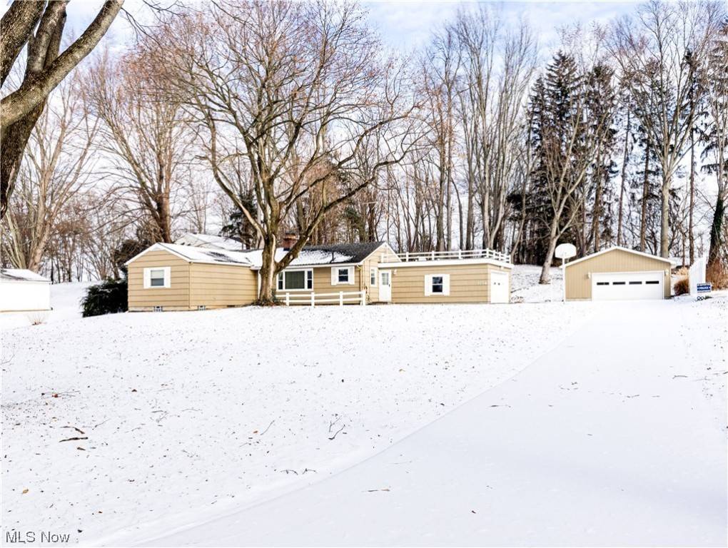 Akron, OH 44312,1554 Elm Grove AVE