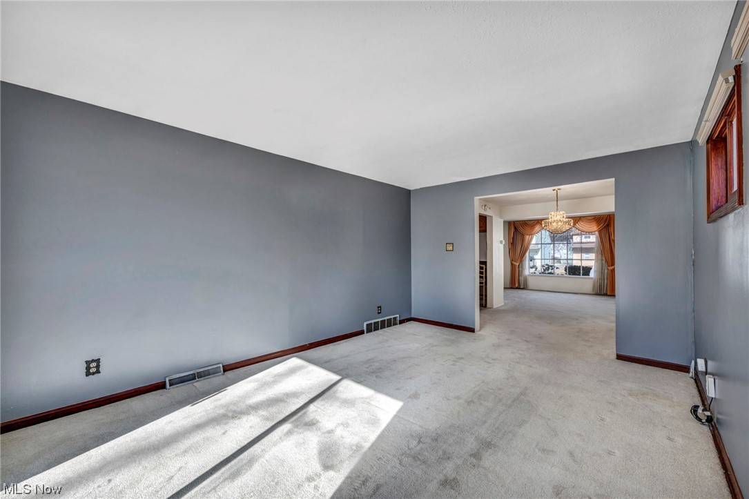 Warrensville Heights, OH 44122,19212 Lanbury AVE