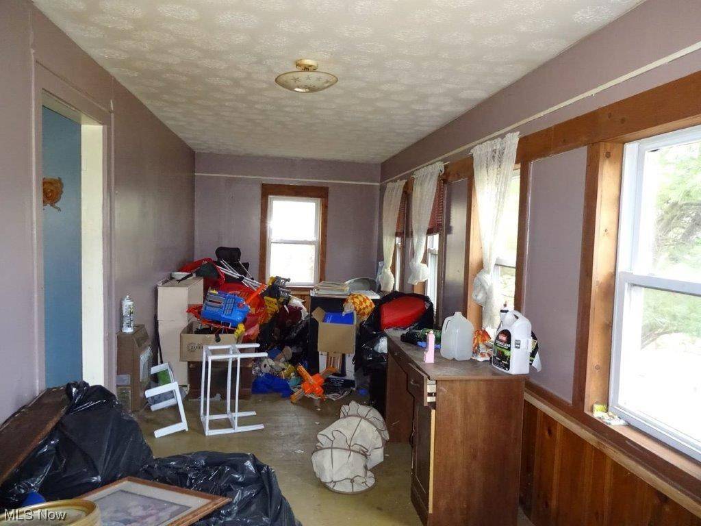 Gandeeville, WV 25243,3777 Charleston RD