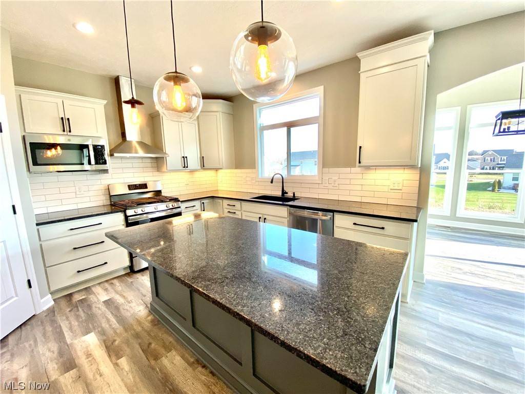 Uniontown, OH 44685,2455 Ledgestone DR NW