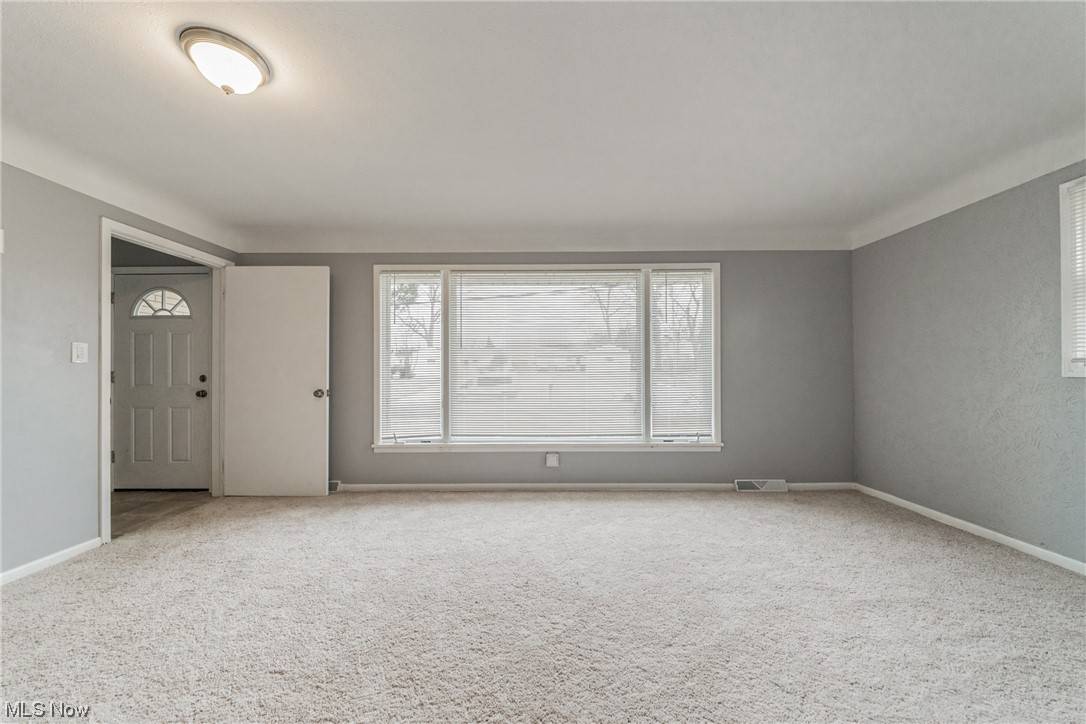 Warrensville Heights, OH 44128,24600 Emery RD