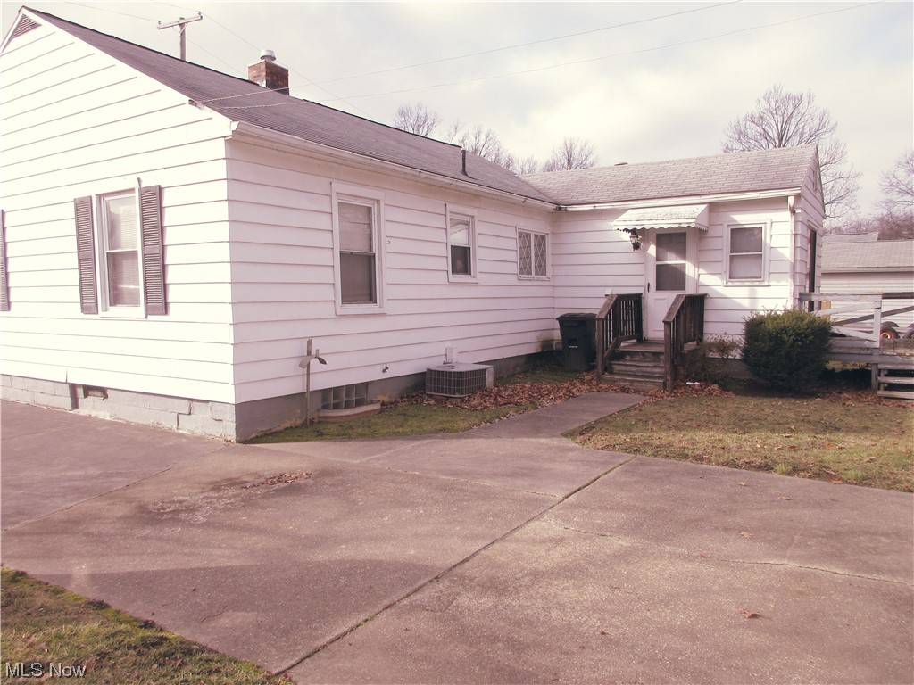 Ashtabula, OH 44004,1723 E 29th ST