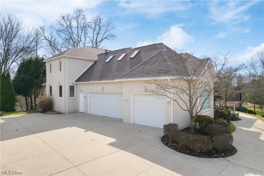 Cuyahoga Falls, OH 44223,2630 Deer Ridge RUN