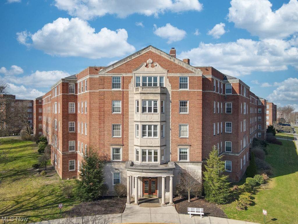 Shaker Heights, OH 44120,13800 Fairhill RD #206