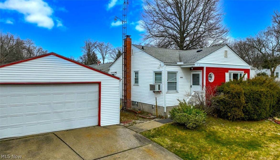 Akron, OH 44320,1572 Diagonal