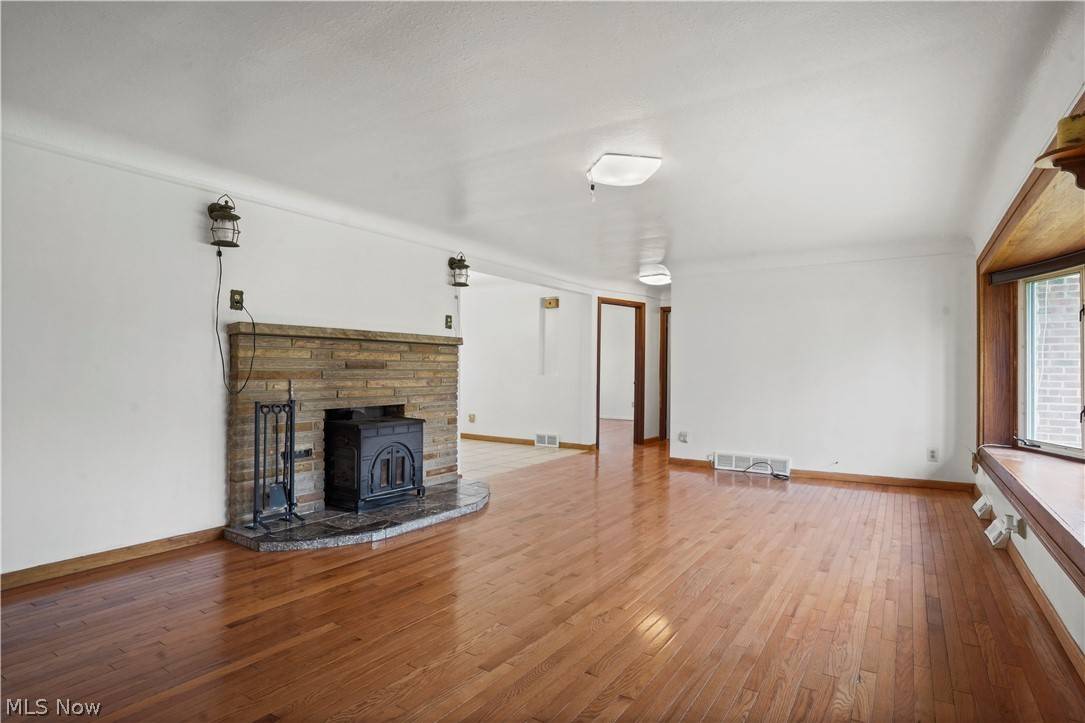 Parma, OH 44134,1316 Wexford AVE