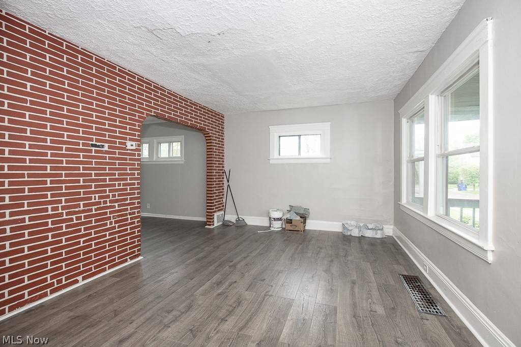 Cleveland, OH 44109,3947 W 22nd ST
