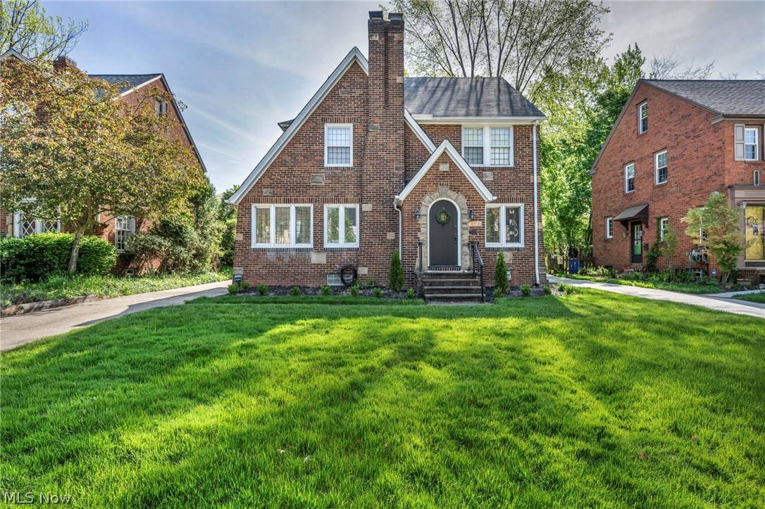 University Heights, OH 44118,2327 Canterbury RD