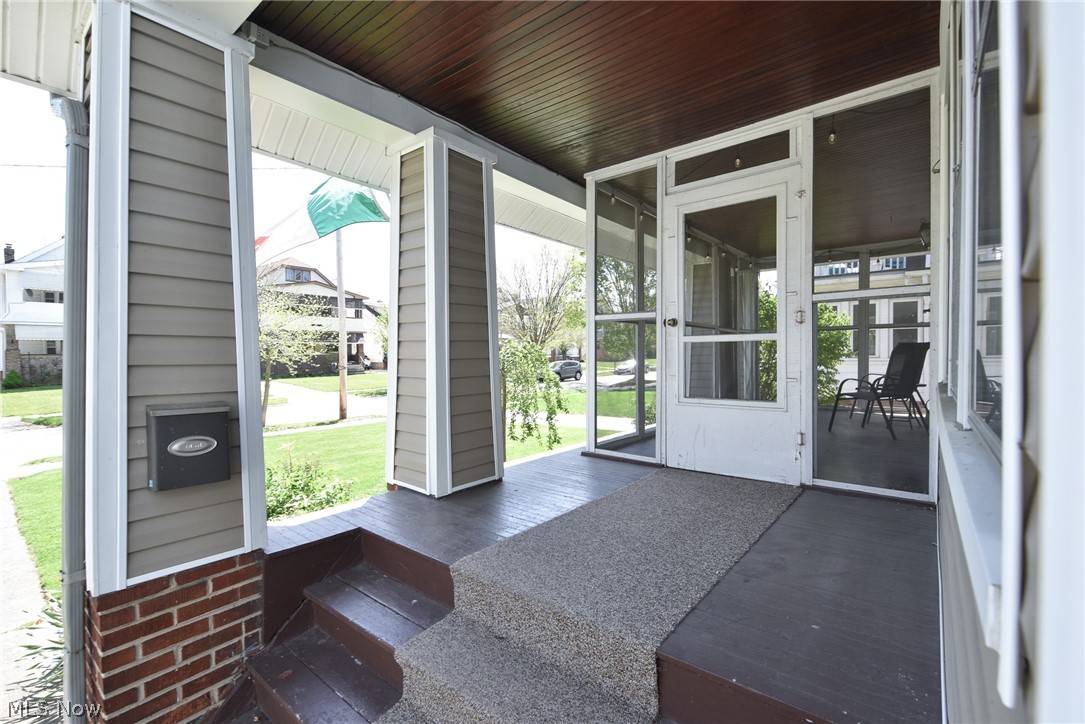 Lakewood, OH 44107,2172 Glenbury AVE