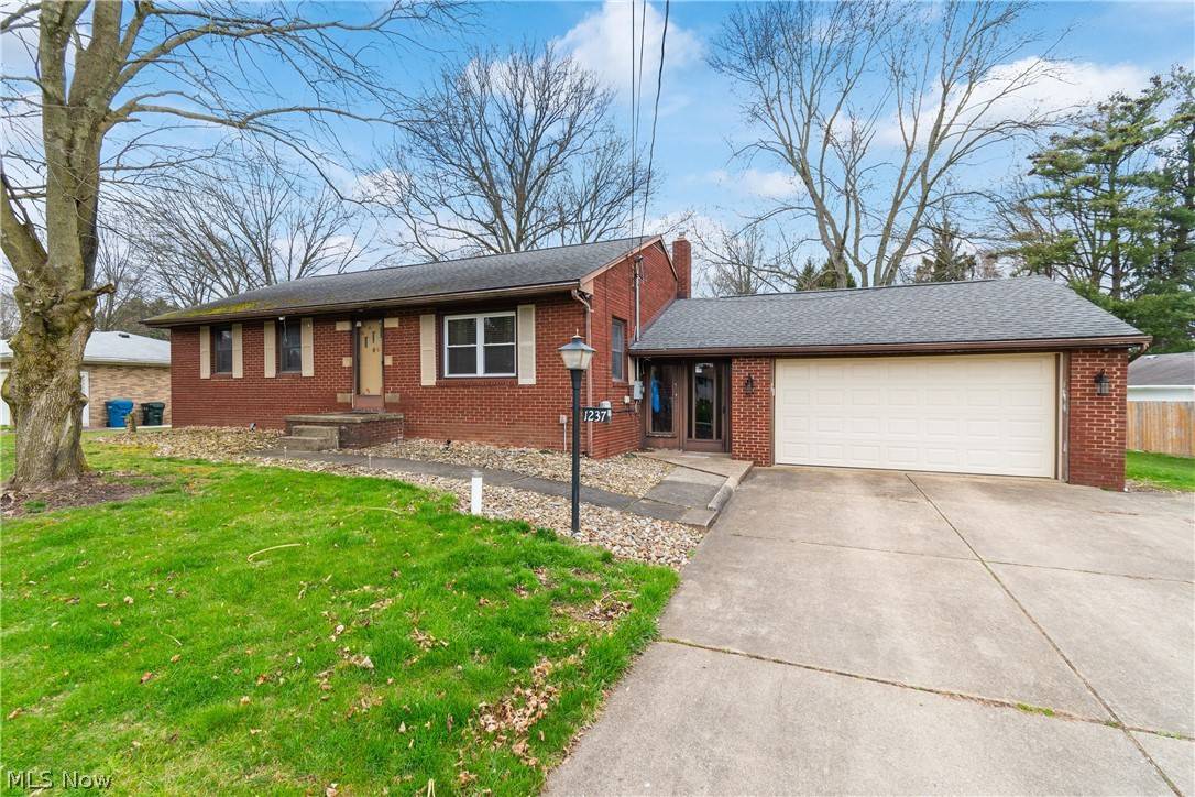 Uniontown, OH 44685,1237 Woodland DR