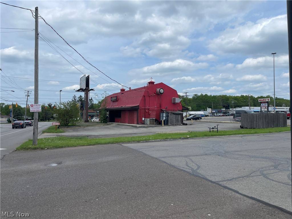 Youngstown, OH 44515,4777 Mahoning AVE
