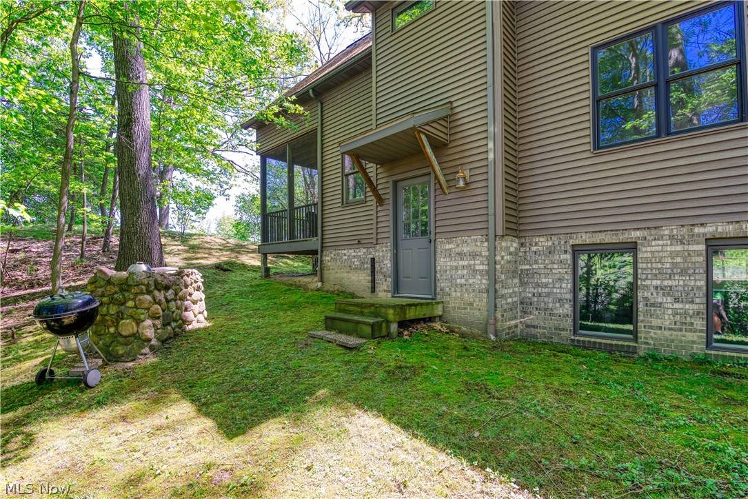 Hartville, OH 44632,11 West DR