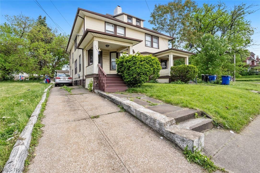 Cleveland, OH 44105,3745 E 71st ST
